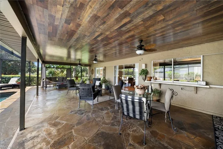 8713 Crest Ln, Fort Myers, Florida 33907