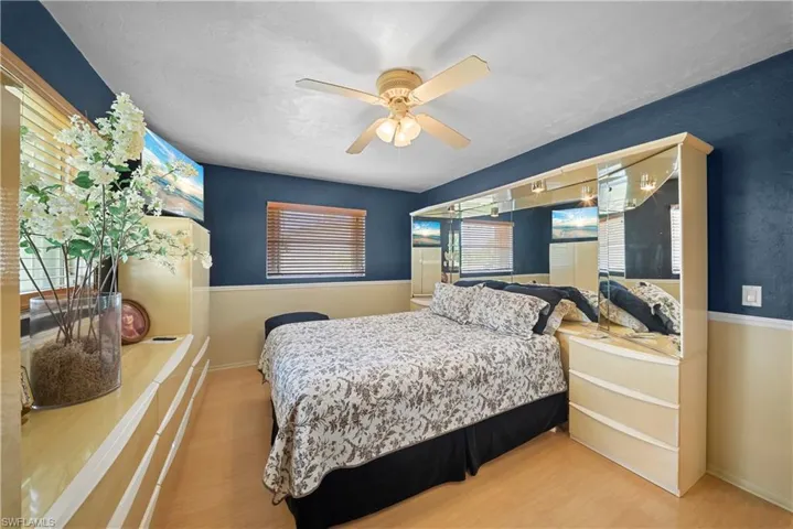8713 Crest Ln, Fort Myers, Florida 33907