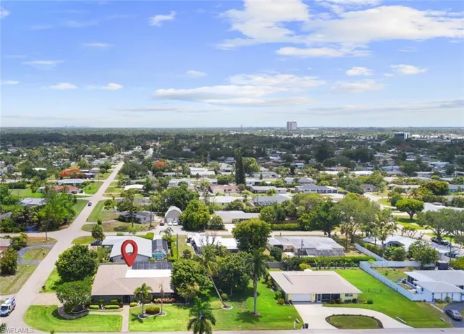 8713 Crest Ln, Fort Myers, Florida 33907