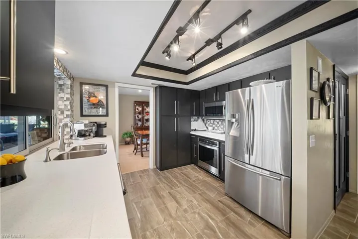 8713 Crest Ln, Fort Myers, Florida 33907