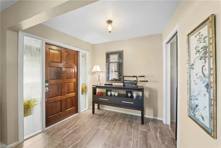 8713 Crest Ln, Fort Myers, Florida 33907