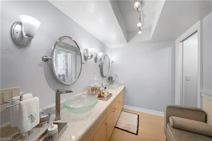 8713 Crest Ln, Fort Myers, Florida 33907