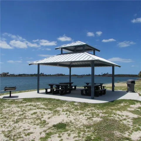 3928 Nw 41st Pl, Cape Coral, Florida 33993