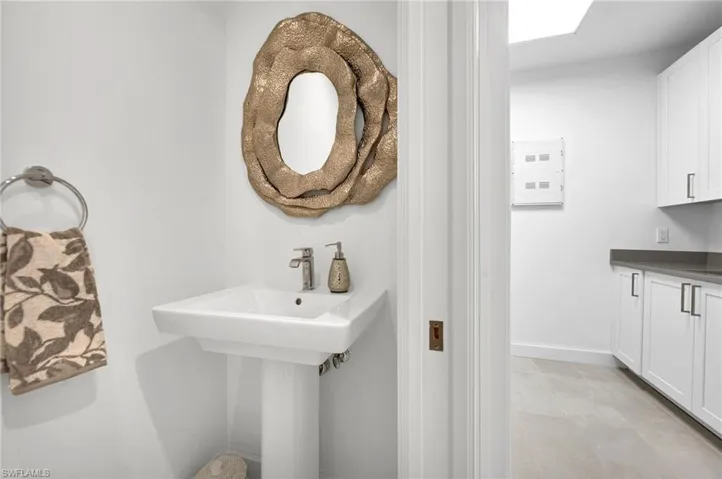Powder Room - Laundry