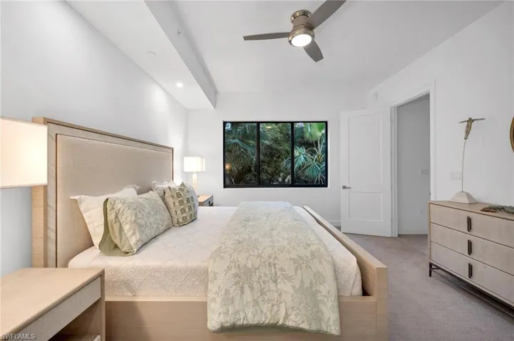 Master Bedroom En Suite - View 2