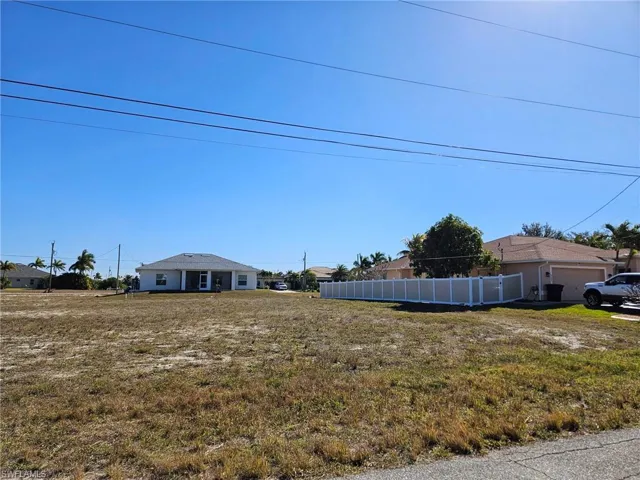 731 Nw 38th Pl, Cape Coral, Florida 33993