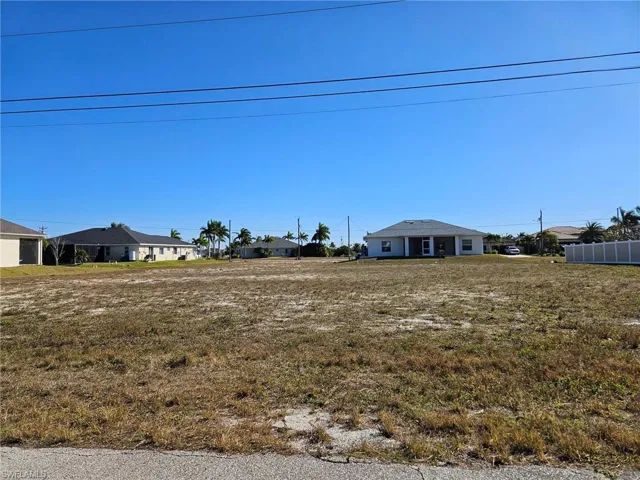 731 Nw 38th Pl, Cape Coral, Florida 33993