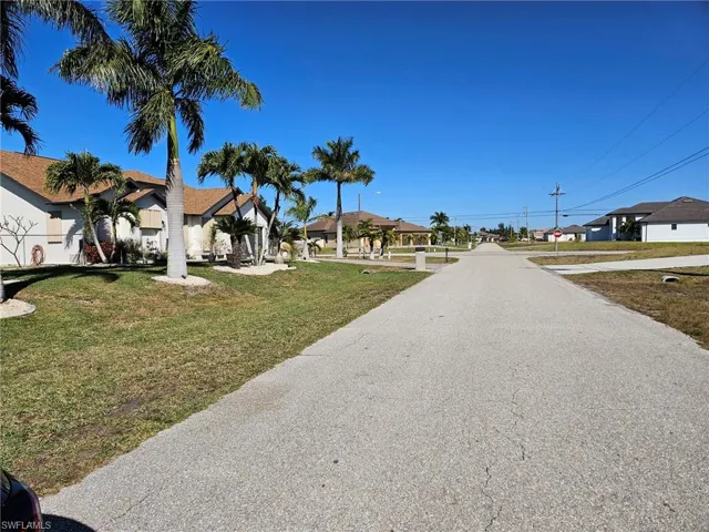 2 minute walk to Tropicana Park and the Seven Islands
