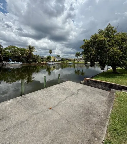 315 Se 20th Ct, Cape Coral, Florida 33990