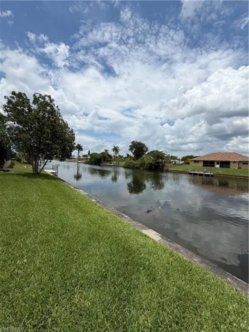 315 Se 20th Ct, Cape Coral, Florida 33990