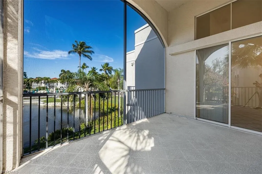 1575 Clermont DR, Naples, FL 34109,225013716