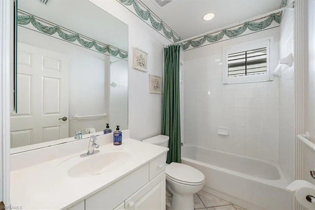 1575 Clermont DR, Naples, FL 34109,225013716