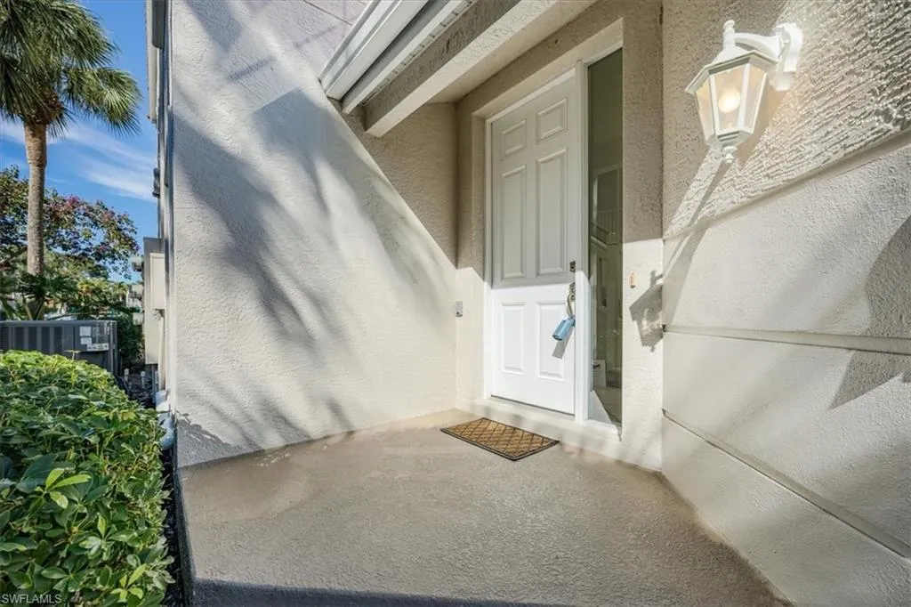 1575 Clermont DR, Naples, FL 34109,225013716