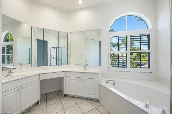 1575  Clermont  DR, Naples, FL 34109