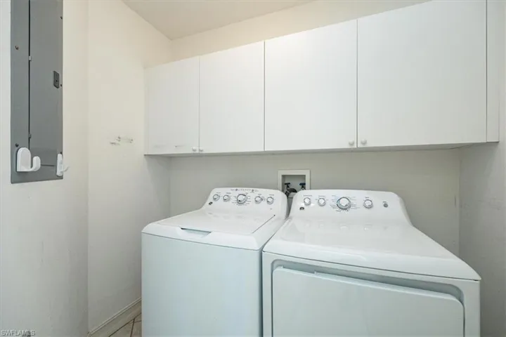 1575  Clermont  DR, Naples, FL 34109