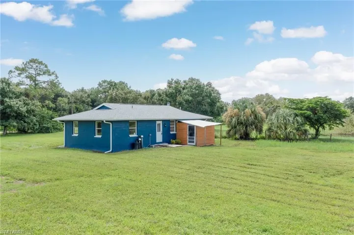 19291  Skipper  RD, North Fort Myers, FL 33917