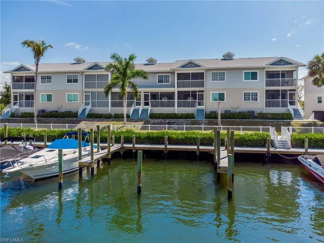 Park your boat right behind your unit