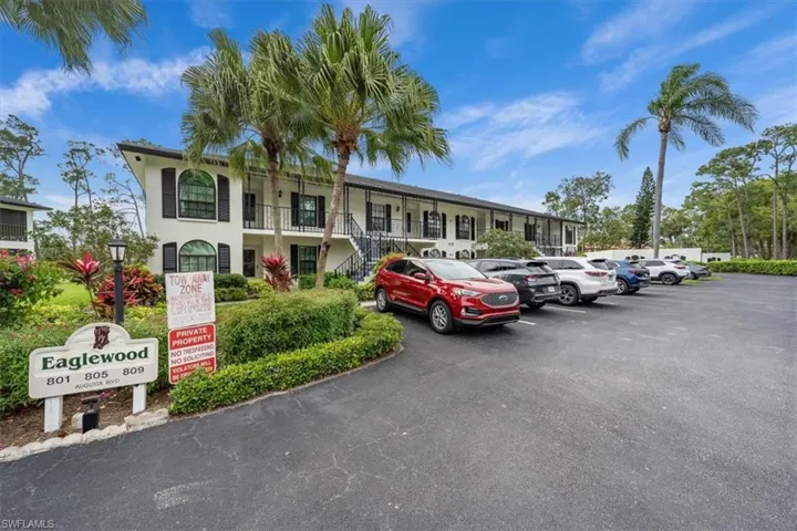 805  Augusta  BLVD, Naples, FL 34113