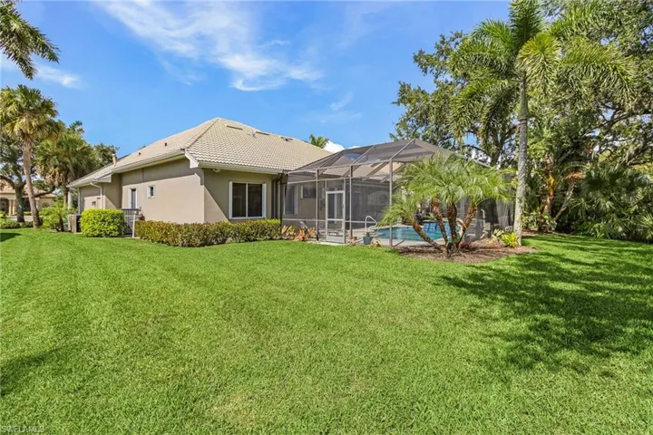 Large side yard