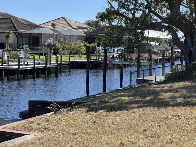 NEXT DOOR DOCK AND LIFT AS EXAMPLE