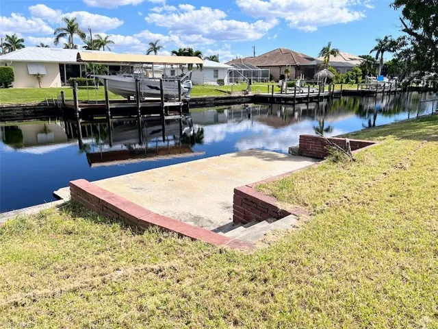 EXISTING CONCRETE DOCK