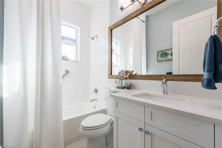 Full bath with tub/shower