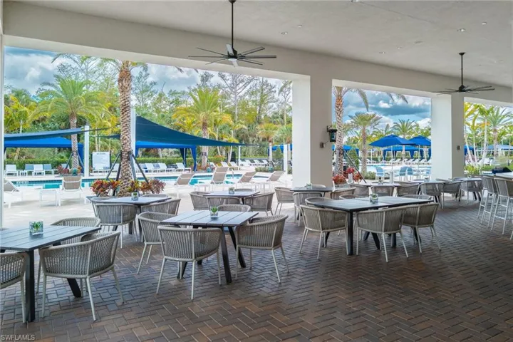 Outside bar/restaurant