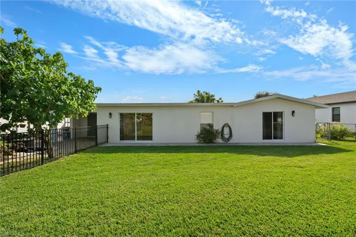 1523 Se 42nd Ter, Cape Coral Fl 33904