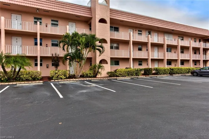 175 Turtle Lake Ct 210, Naples, Florida 34105
