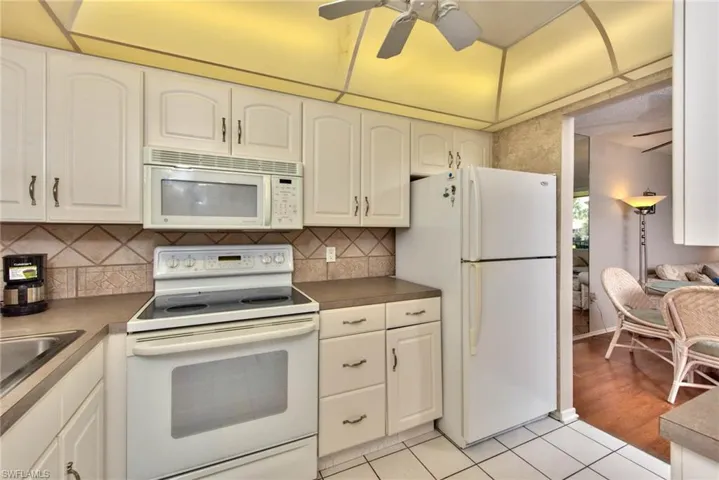175 Turtle Lake Ct 210, Naples, Florida 34105