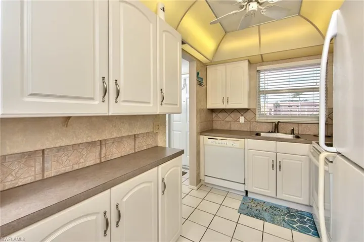 175 Turtle Lake Ct 210, Naples, Florida 34105