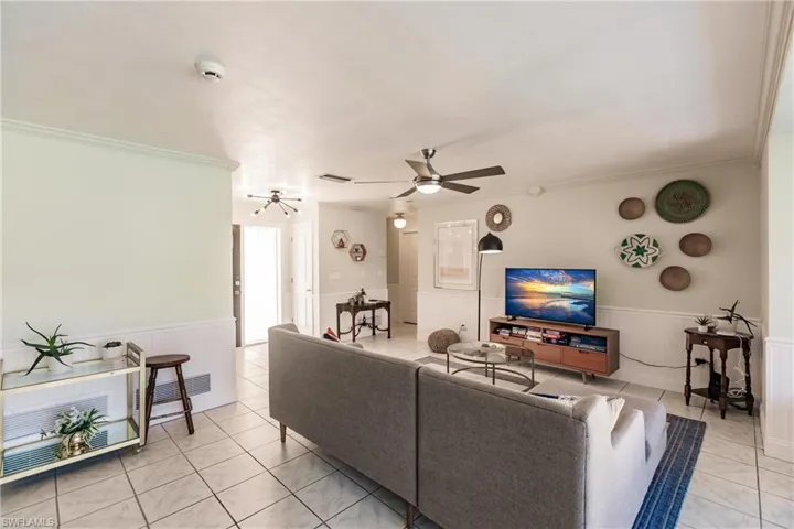 1437 Vendome Ct, Cape Coral, Florida 33904