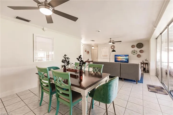 1437 Vendome Ct, Cape Coral, Florida 33904