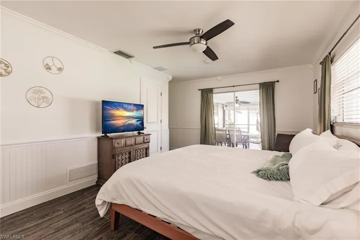 1437 Vendome Ct, Cape Coral, Florida 33904