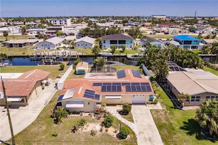 1437 Vendome Ct, Cape Coral, Florida 33904