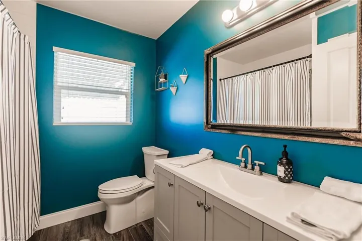 1437 Vendome Ct, Cape Coral, Florida 33904
