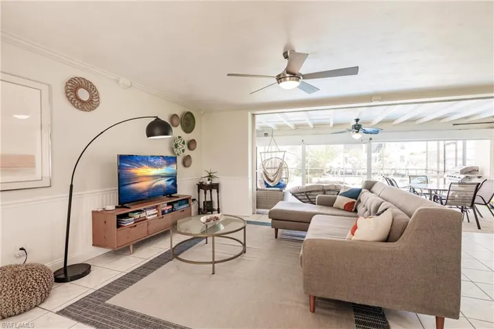 1437 Vendome Ct, Cape Coral, Florida 33904