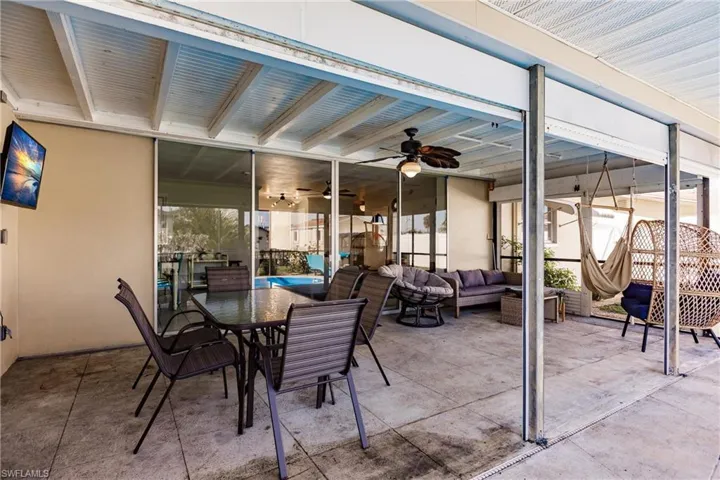 1437 Vendome Ct, Cape Coral, Florida 33904