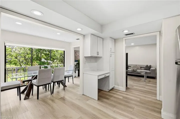 428 Meadowlark Ln 428-b, Naples, Florida 34105