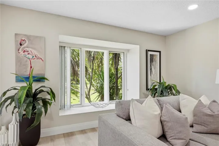 428 Meadowlark Ln 428-b, Naples, Florida 34105