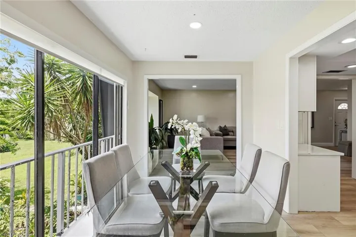 428 Meadowlark Ln 428-b, Naples, Florida 34105
