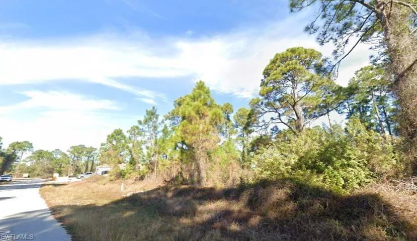 743 Pinecastle Dr, Lehigh Acres, Florida 33974