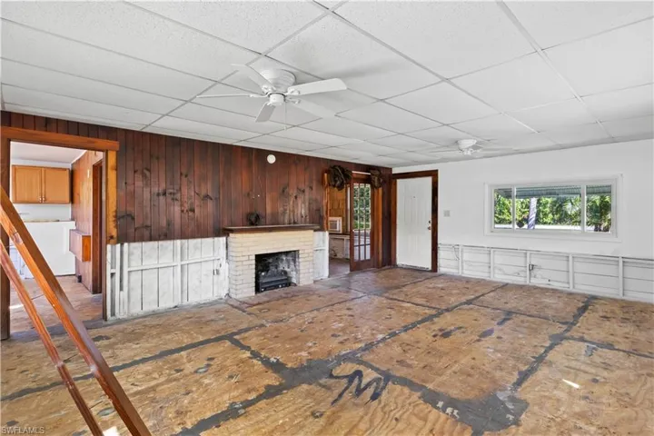 1073  River  RD, North Fort Myers, FL 33903