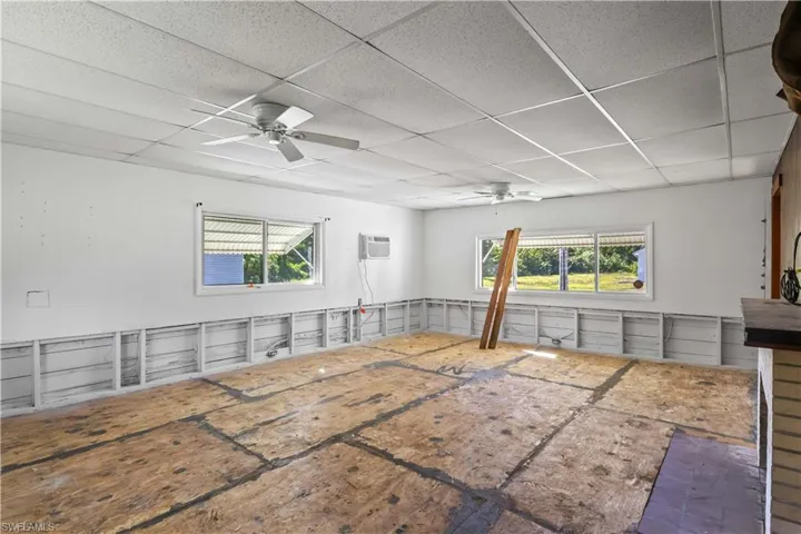 1073  River  RD, North Fort Myers, FL 33903
