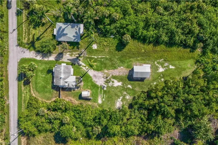 1073  River  RD, North Fort Myers, FL 33903