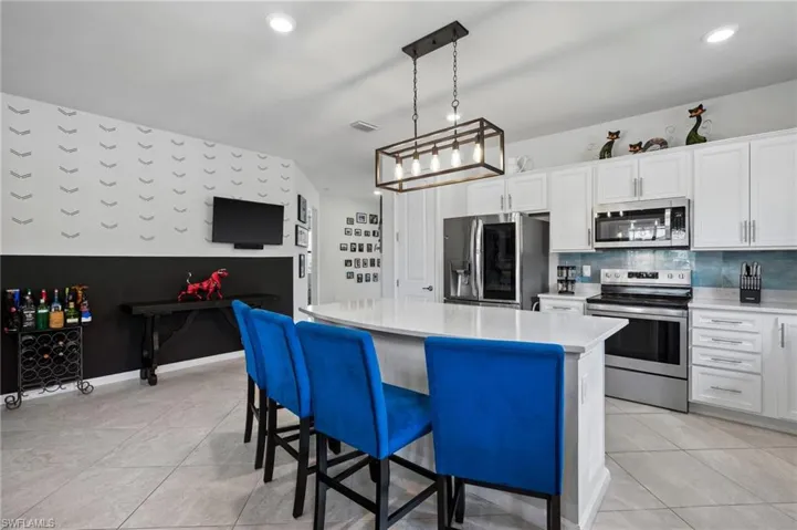 16141 Palmetto Prairie Dr, Alva, Florida 33920