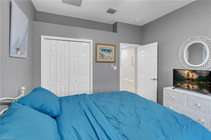 11239  Lakeland  CIR, Fort Myers, FL 33913
