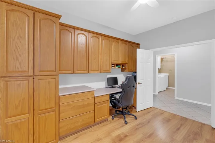 11239  Lakeland  CIR, Fort Myers, FL 33913