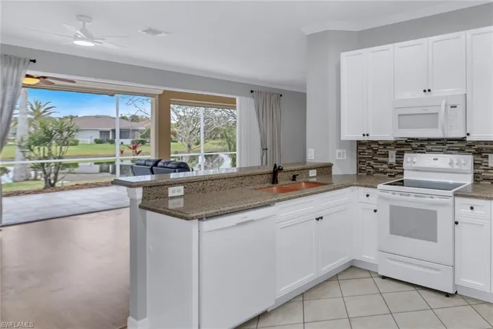 11239  Lakeland  CIR, Fort Myers, FL 33913
