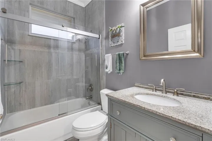 11239  Lakeland  CIR, Fort Myers, FL 33913